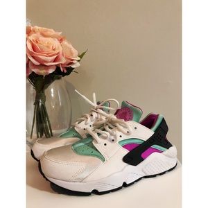 Nike Huarache Women’s 👑